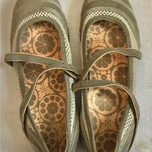 Skechers size 11 shoes